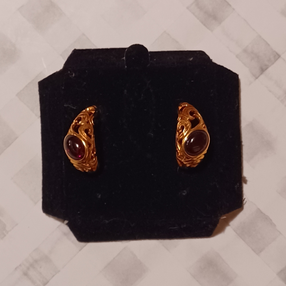 Gold and Ruby red middle earrings (NEW)